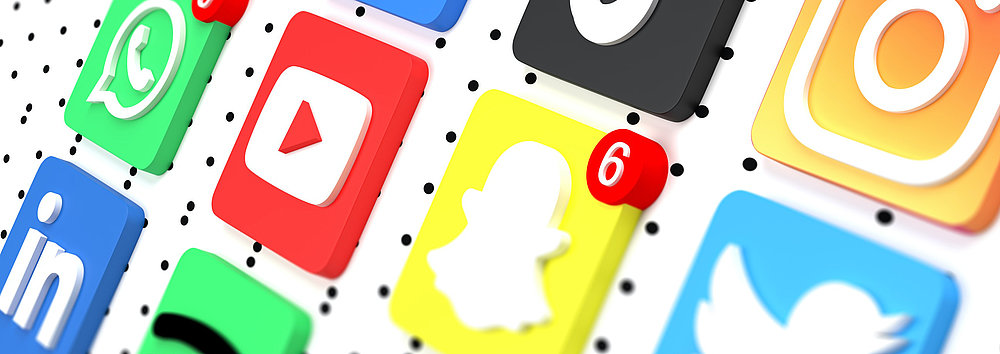 Verschiedene Apps auf einem Smartphone 